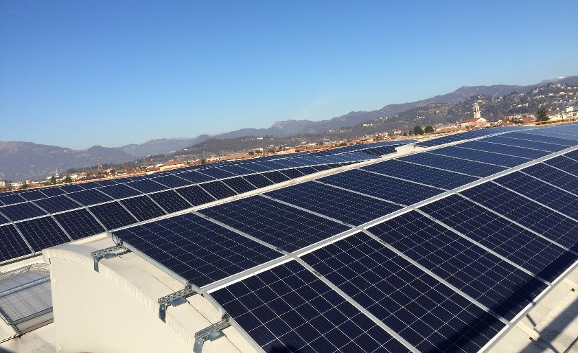 Impianto fotovoltaico su copertura industriale per autoconsumo aziendale